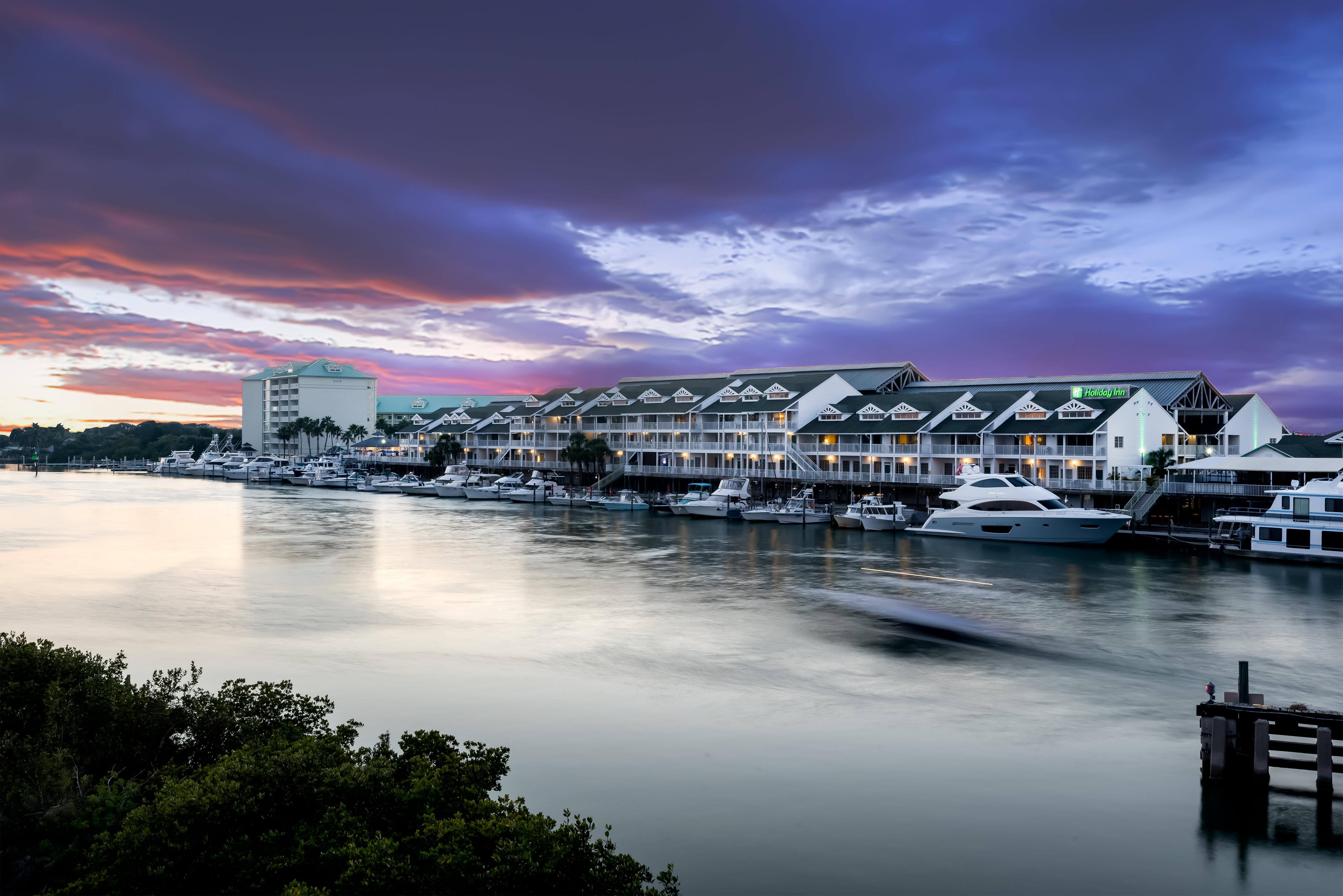 Holiday Inn & Suites Clearwater Beach S-Harbourside Ngoại thất bức ảnh